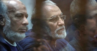تأجيل محاكمة محمد بديع و50 إخوانيا فى "غرفة عمليات رابعة" لـ21 فبراير