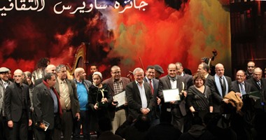 دنيا كمال: محمد هاشم واللباد سر فوز "سيجارة سابعة" بجائزة ساويرس