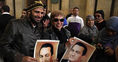 مشادات بين أنصار مبارك وعدد من المواطنين بعد قبول طعن "القصور الرئاسية"