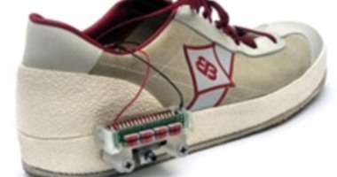 ديلى ميل: علماء ألمانيون يبتكرون حذاء يربط نفسه أوتوماتيكيا