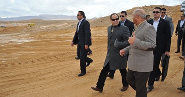 الرئيس يتفقد العمل بقناة السويس الجديدة والمشروعات العملاقة فى سيناء