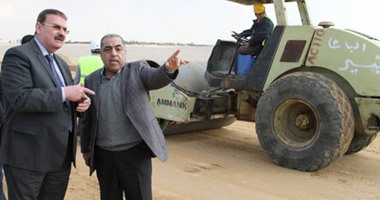 بالصور..وزير النقل:افتتاح أول طرق المشروع القومى فى 30 يونيو المقبل