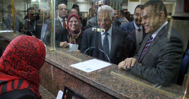 محافظ القاهرة يفتتح مركز خدمة المواطنين بالنزهة