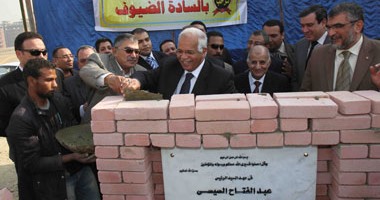 وصول محافظ القاهرة إلى مشروع المدينة السكنية لمستشارى هيئة قضايا الدولة لوضع حجر الأساس