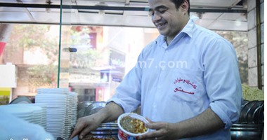بالصور.."وعندك واحد كشرى وصاية".. حكاية أشهر أكلة مصرية