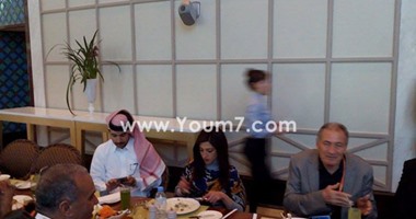بالصور.. حسن مصطفى يستضيف بعثة اتحاد اليد فى قطر على مأدبة غداء
