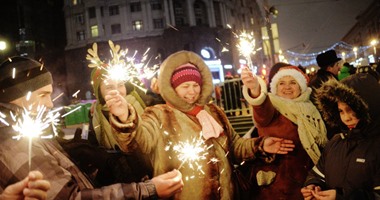 بالصور.. احتفالات المصريين والروس برأس السنة بجوار الكرملين فى موسكو