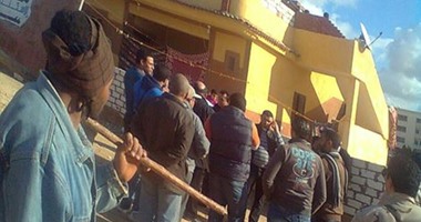 بالصور.. إزالة التعديات على أراضى الآثار فى برج العرب بالإسكندرية