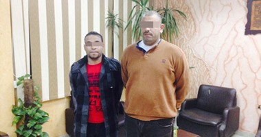 ضبط سائق وعاطل انتحلا صفة أمينى شرطة للنصب على أصحاب المحال بالإسكندرية