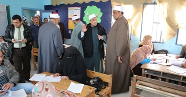 بالصور وكيل الأزهر يتفقد العمل بكنترول الشهادة الابتدائية بالإسماعيلية