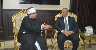 محافظ البحر الأحمر يلتقى وزير الأوقاف لمناقشة تطوير الخطاب الدينى