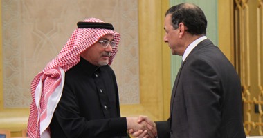 مستشار الرئيس للشئون الأمنية يصل السفارة السعودية لتقديم واجب العزاء