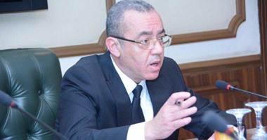 وزير الطيران يعقد اجتماعًا أمنيًا موسعًا لمراجعة خطط تأمين المطارات المصرية