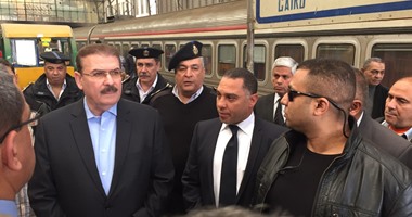 وزير النقل يزور محطة مصر ويجتمع بالقيادات لمناقشة زيادة أسعار التذاكر