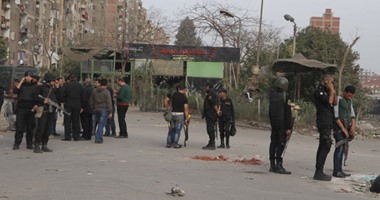 الأمن يغلق شارع مزلقان عين شمس من الاتجاهين ويقبض على متظاهرين إخوان