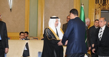 محمود طاهر فى السفارة السعودية لتقديم واجب العزاء فى الملك عبد الله