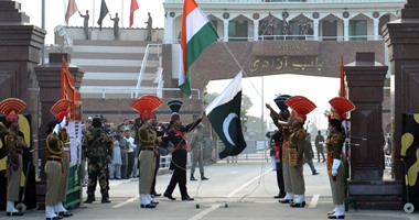 باكستان تدرس تطرد دبلوماسيين هنديين لتجسسهما عليها