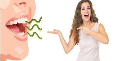 طبيبة أسنان توضح كيفية التغلب على رائحة الفم الكريهة