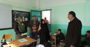 وكيل "تعليم جنوب سيناء" يتفقد امتحانات الصف الثانى والثالث الابتدائى