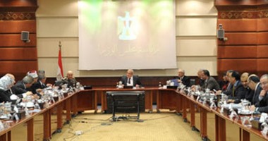 بدء اجتماع الحكومة برئاسة محلب لمناقشة الأوضاع الأمنية والسياسية