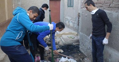 بالصور..شباب الزقازيق ينظفون العشوائيات وينشرون ثقافة"الشارع هو بيتك" 