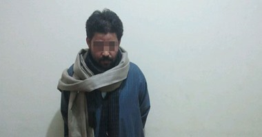 القبض على أبوهيبة وبحوزته 4 لفافات أفيون وسنجه داخل سيارة ملاكى بسوهاج