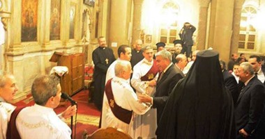 محافظ الإسكندرية يقدم التهنئة للأرثوذكس والإنجيليين بعيد الميلاد