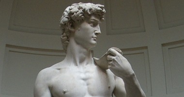 تمثال "دافيد" بإيطاليا يتعرض لتلفيات بسبب زلازل