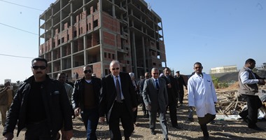 بالصور.. وزير الصحة ومحافظ الأقصر يتفقدان أعمال التطوير بمستشفى أرمنت 