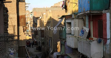 نائب محافظ القاهرة يتفقد انهيارا جزئيا بمنزل فى شبرا