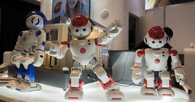 "ألفا 2" روبوت ذكى يقوم بأعمالك المنزلية ويحكى القصص لأطفالك