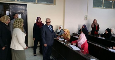 بالصور.. رئيس جامعة الأزهر يتفقد لجان امتحانات كليات البنات