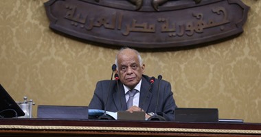 على عبد العال يستأنف الجلسة العامة للبرلمان بعد أداء صلاة الظهر