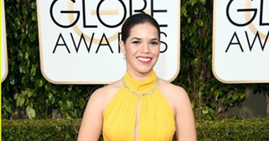 بالصور.. أمريكا فيرارا تتألق بالأصفر فى حفل " Golden Globes "