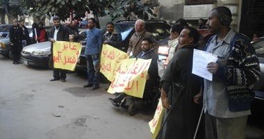 ذوو الاحتياجات الخاصة يجددون التظاهر أمام "الوزراء" للمطالبة بالتعيين