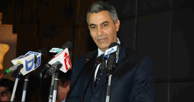 وزير النقل: "10 آلاف عامل اللى بيشتغلوا بالسكة الحديد و50 ألف عالة"