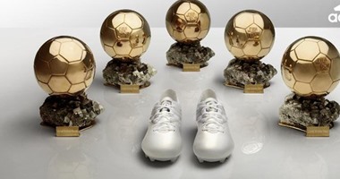 بالصور.. حذاء ميسي الجديد مرصع بالذهب والبلاتين بعد الفوز بالكرة الذهبية