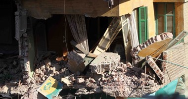 انهيار منزل قديم بسبب تنقيب عمال عن الآثار فى أبو قرقاص بالمنيا 