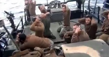 البحرية الإيرانية تنشر فيديو لحظة احتجاز البحارة الأمريكيين