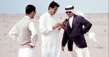 خليجيون يتداولون صورة عمرها 60 عاما للملك سلمان ممسكا بأول كاميرا يقتنيها