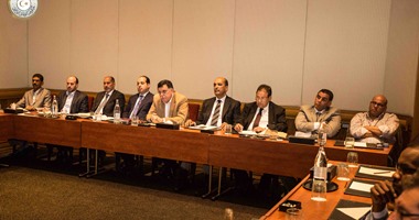 المجلس الرئاسى لحكومة الوفاق الوطنى الليبية يلتقى أعضاء الحوار السياسى