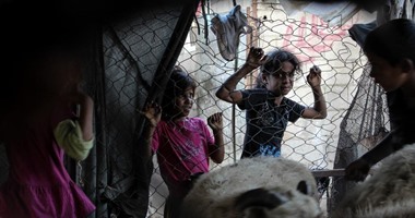 انقطاع الكهرباء يعيد أهل غزة لبناء واستخدام أفران الطين القديمة