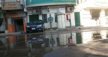 صحافة المواطن: بالصور.. مياه الصرف تحاصر مكتب بريد أبو حماد فى الشرقية