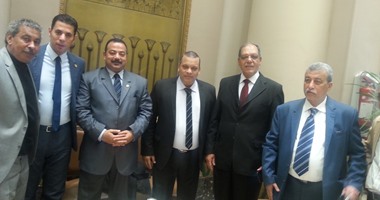 أحمد الفضالى يصل البرلمان بصحبة عدد من نواب تيار الاستقلال
