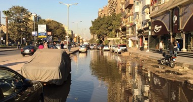 صحافة المواطن: شارع جامعة الدول يغرق فى مياه الصرف الصحى أمام كوبرى بولاق