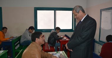 بالصور.. وزير التعليم يواصل جولاته التفقدية للاطمئنان على سير الامتحانات