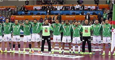 بوشكريو يقود يد الجزائر فى أمم أفريقيا من المدرجات بسبب 250 ألف دولار