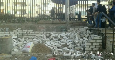 بالصور.. إزالة بناء مخالف بحى المنتزه أول فى الإسكندرية