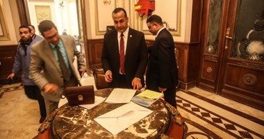 نائب يجمع توقيعات من أعضاء البرلمان لعمل لجنة خاصة بمكافحة الفساد