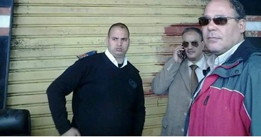 إغلاق 5 محلات بدون ترخيص بحى الجمرك بالإسكندرية